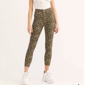 UO  We The Free Leopard Print Belle High Rise Skinny Pants 27